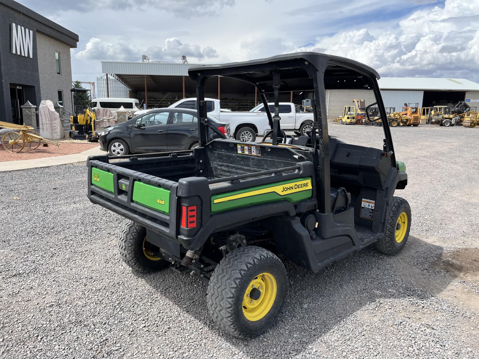 ./imagenes/INVOICE/2019/18247/JOHN DEERE XUV835E (11).JPG